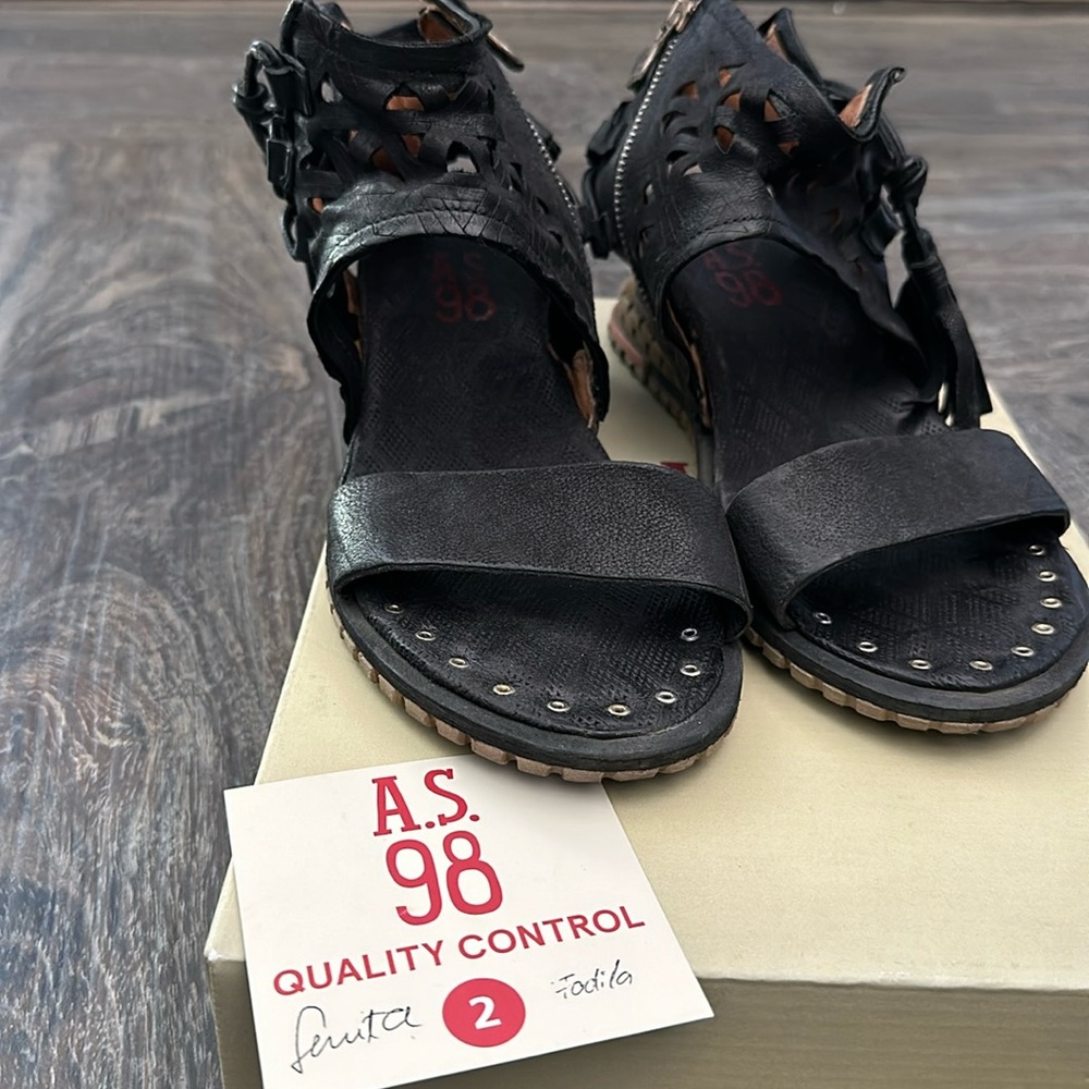 A.S 98 sandle